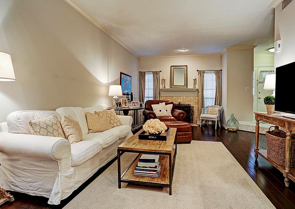 1st image of 1911 Bering Dr APT 31