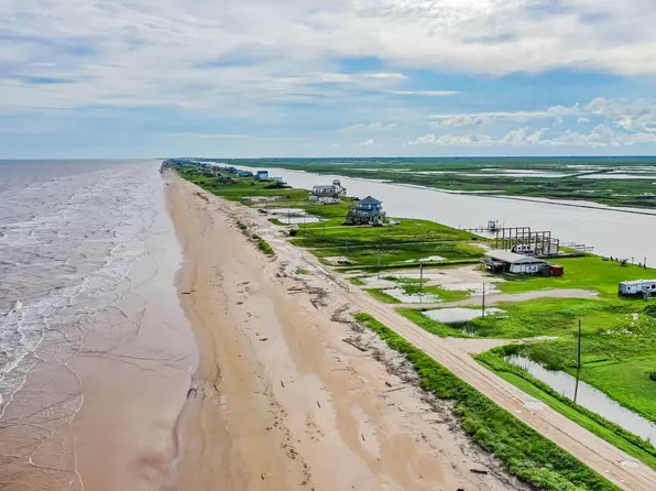 2160 County Road 230, Bay City, TX 77414