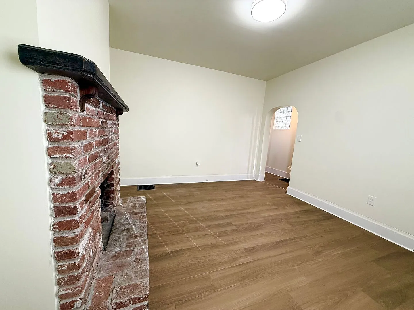 Updated 2BR 1.5 bath house Now Showing! — Photo 4