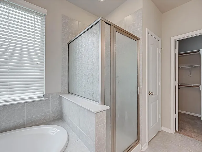 2111 Post Oak Ct — Photo 24