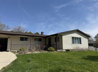 1190 Perry Drive, Platteville, WI 53818