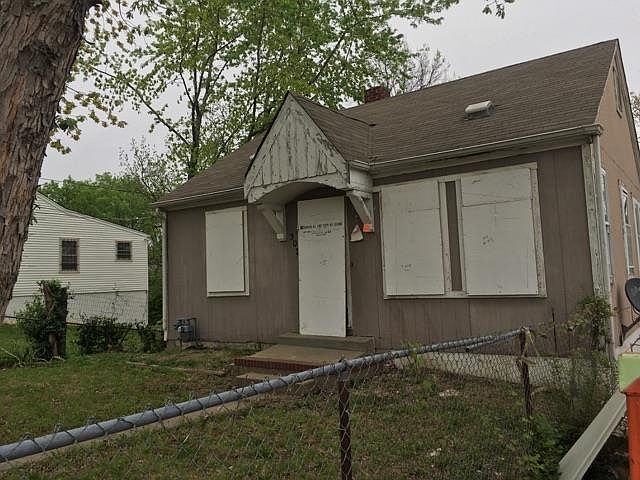 1st image of 3021 Quincy Ave