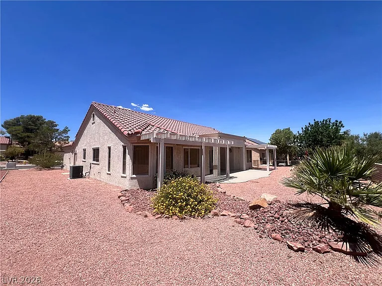 2524 Desert Glen Dr — Photo 5
