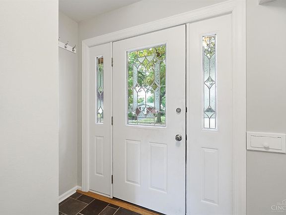3rd image of 1020 Cloverfield Ln