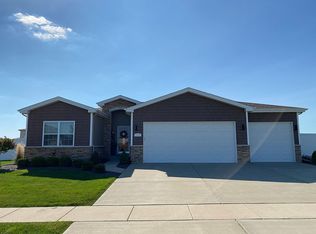 1701 Greenbriar Dr, Bourbonnais, IL 60914