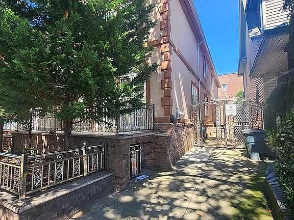 4th image of 625 Ditmas Ave
