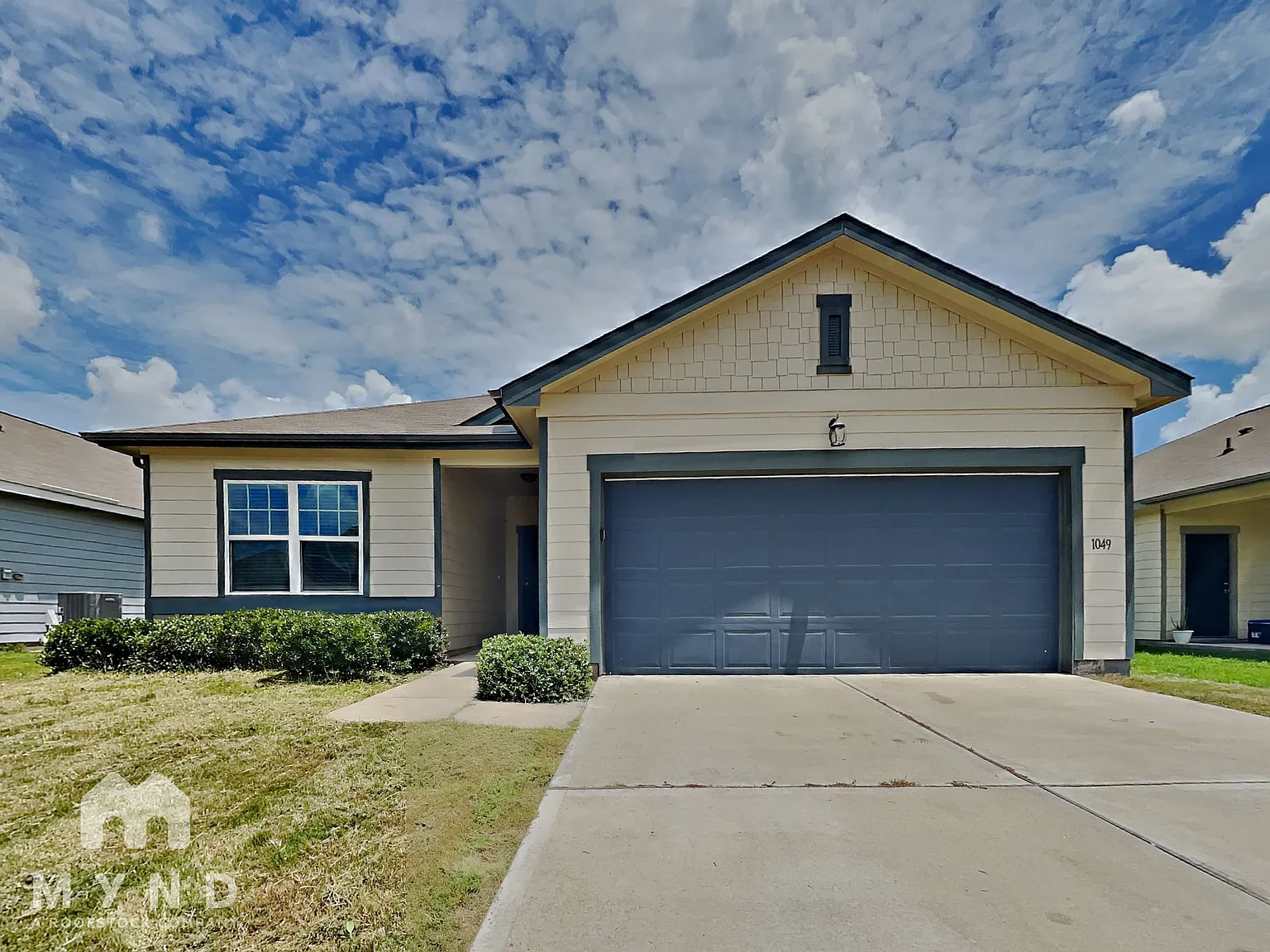 4 bed, 2.0 bath, 1827 sqft, $2,115 — Photo 2