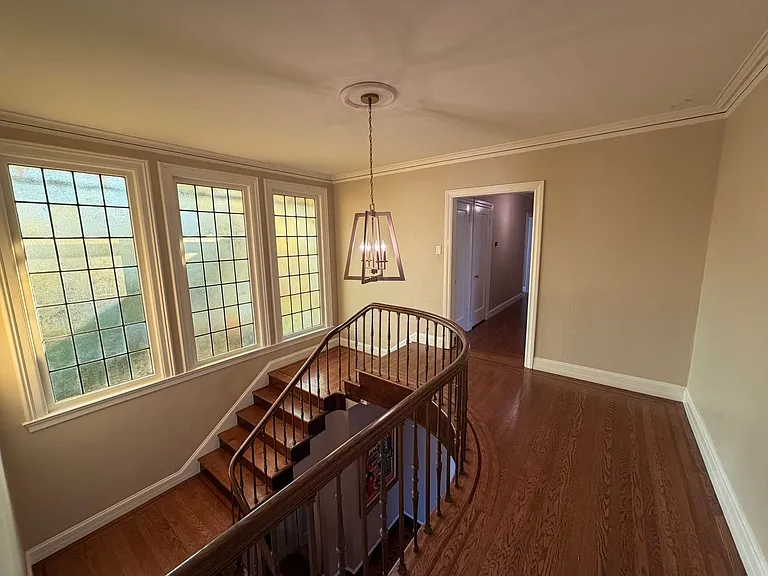 5 Santa Ana Ave — Photo 35