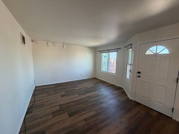 5th image of 2828 Famosa Blvd Unit 303