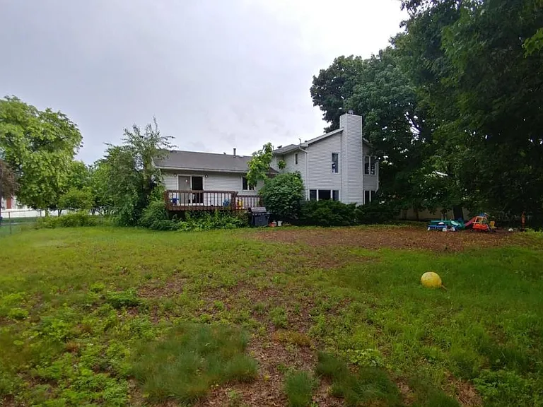 7 Longwood Dr — Photo 11