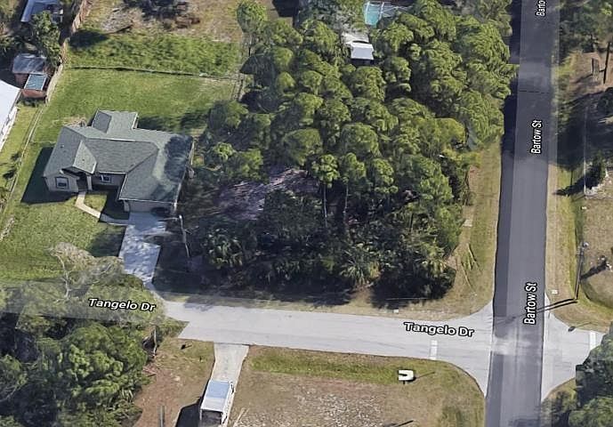 2nd image of 5902 Tangelo Dr