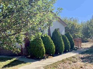 4 Vigil Rd, Taos, NM 87553