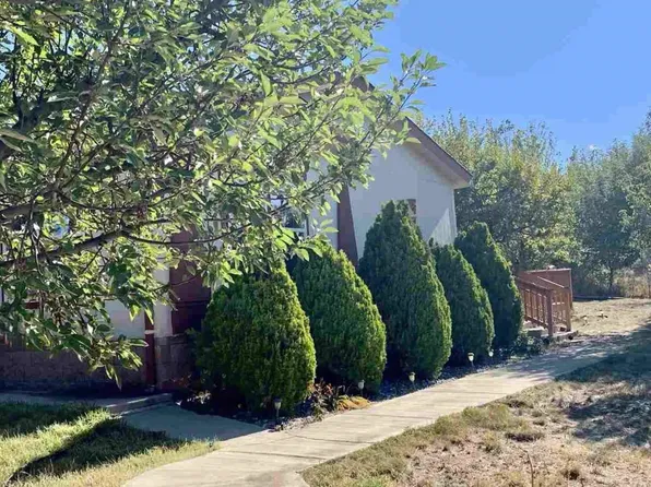 4 Vigil Rd, Taos, NM 87553