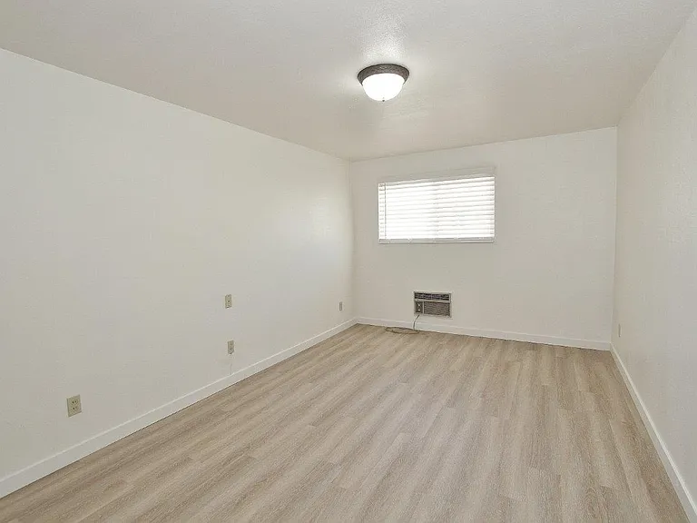 1407 Ellis Ave #6 — Photo 14