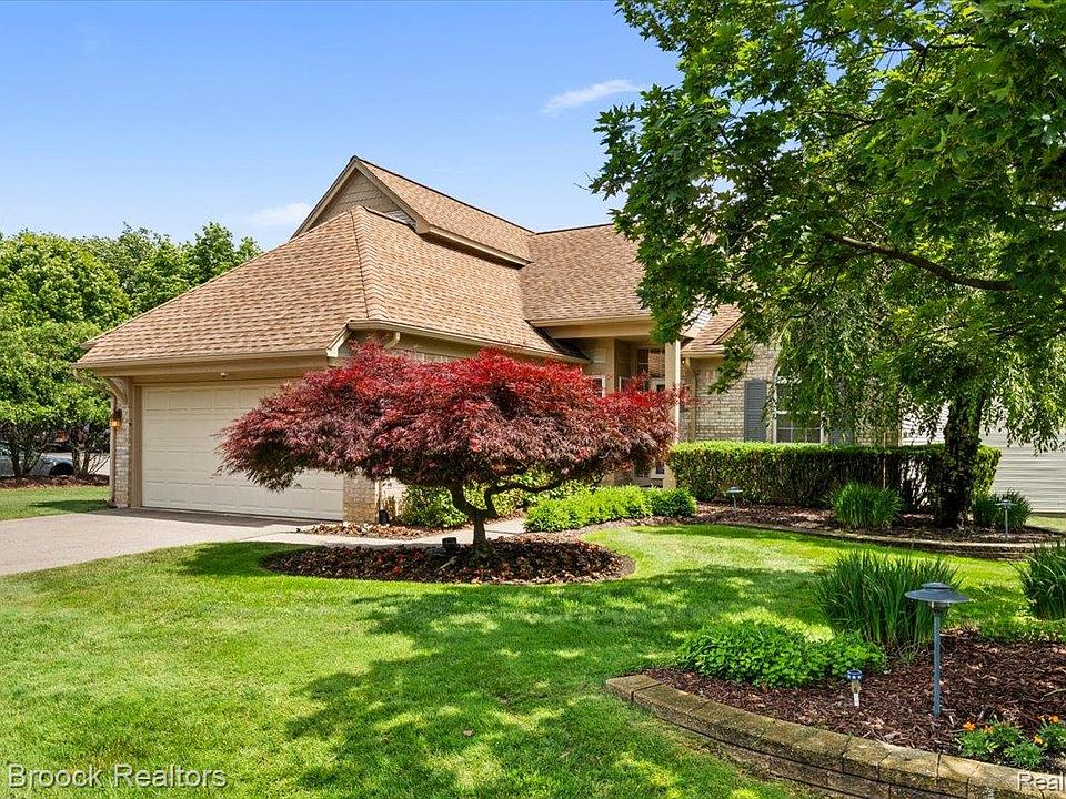 1st image of 34896 Pennington Dr