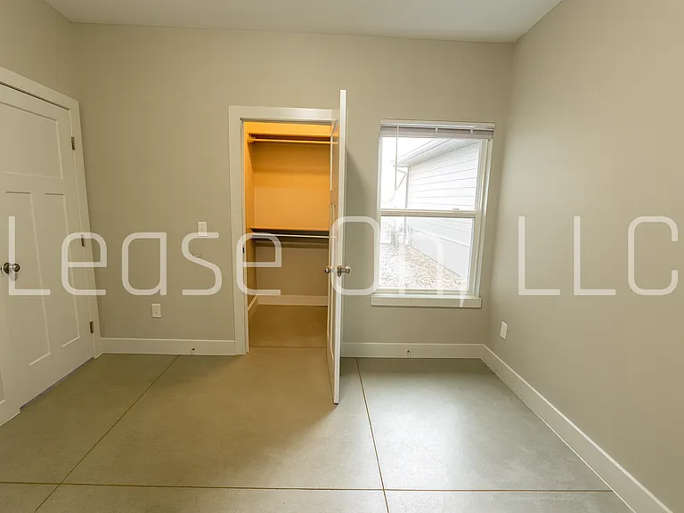 8196 E 34th Ct S — Photo 3