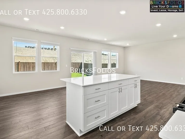 1342 SW Pendleton Way #A — Photo 16