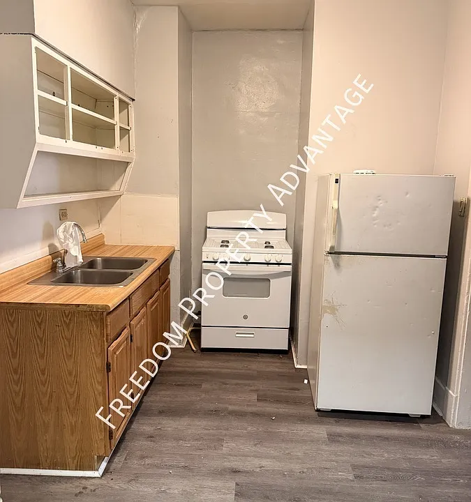 224 N Main St #2