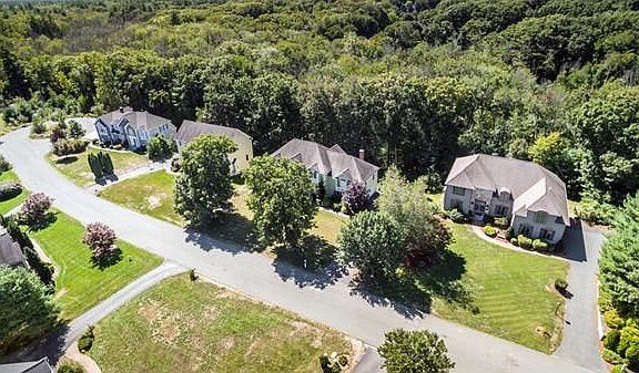 3rd image of 93 Sherwood Dr