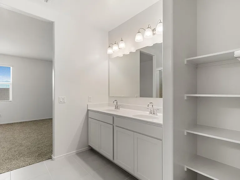 10427 W Parkway Dr — Photo 30