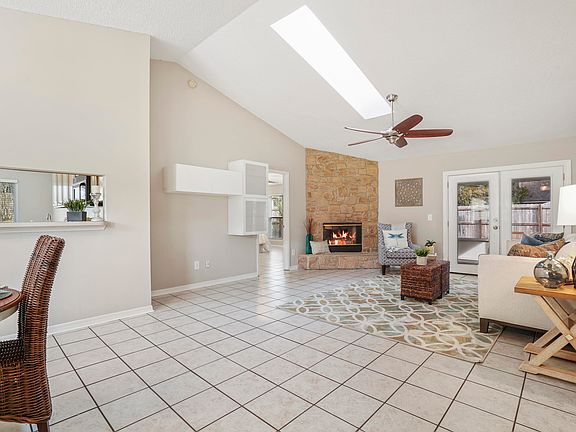 4th image of 8033 Buchannan Ct