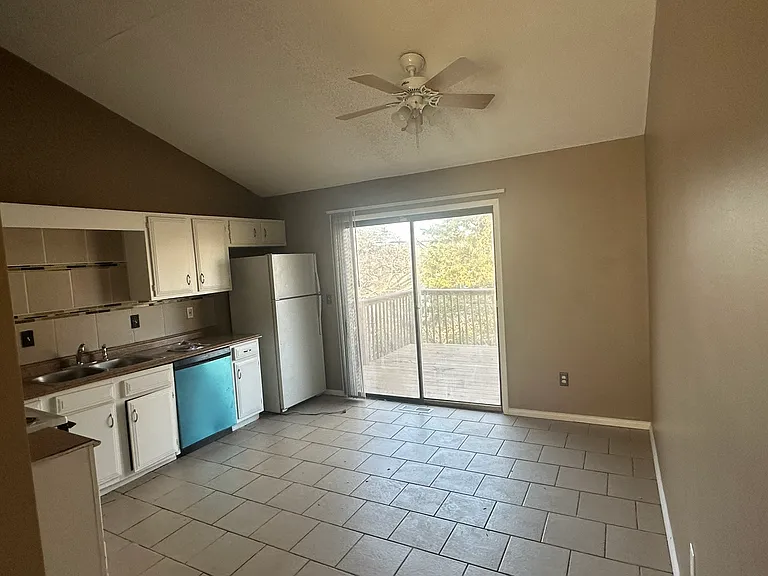 8456 Lane Dr — Photo 5