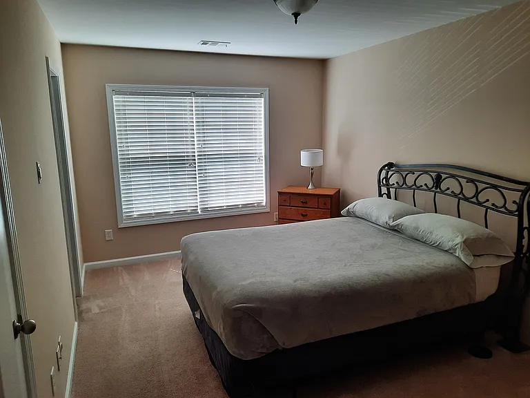 180 Heritage Point Dr — Photo 2