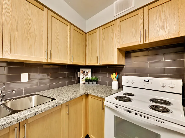 6000 Bathurst St — Photo 19