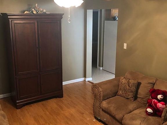4th image of 40486 Chateau Ave