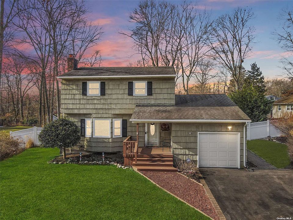 1st image of 4 Oakcrest Ave