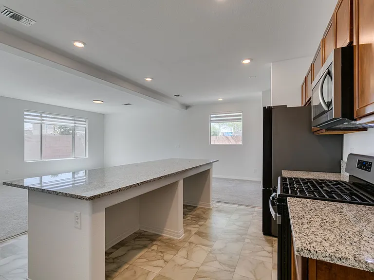 10303 Dallington St — Photo 31