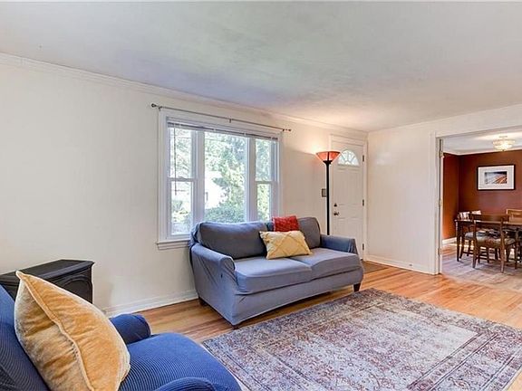 5th image of 203 Hunt Dr