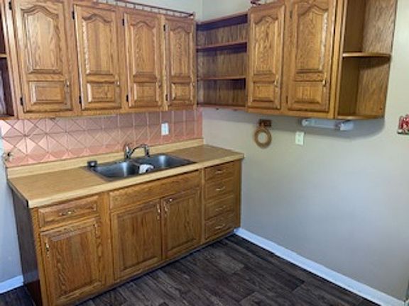 3rd image of 1126 Schons St