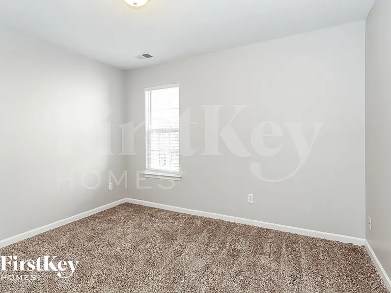 6015 Forest Pond Dr — Photo 12