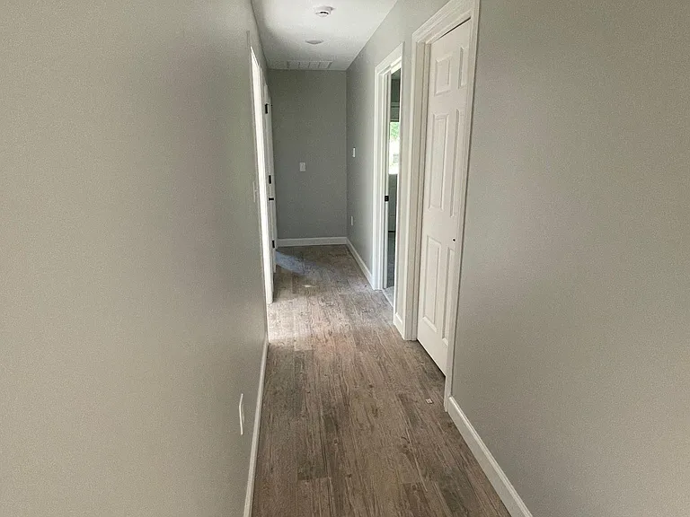 1615 Hill Valley Dr — Photo 3
