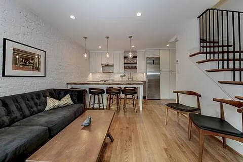 2 bed, 1000 sqft, $3,000 — Photo 3