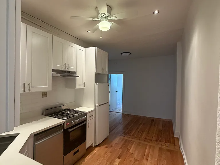 1071 1st Ave #3S — Photo 1