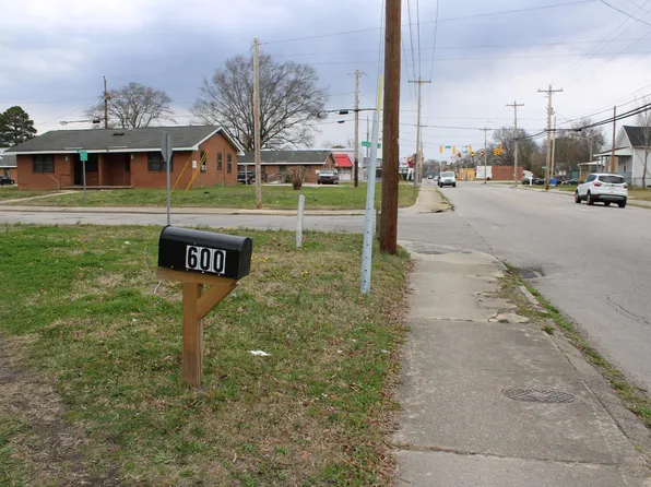 600 Pender St S, Wilson, NC 27893