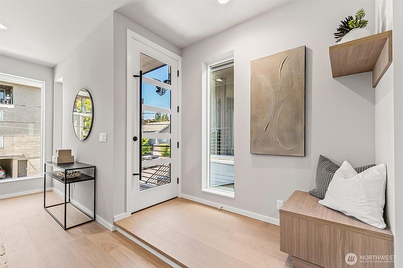 3rd image of 4460 Midvale Avenue N
