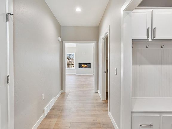 5th image of 754 Kensington Drive