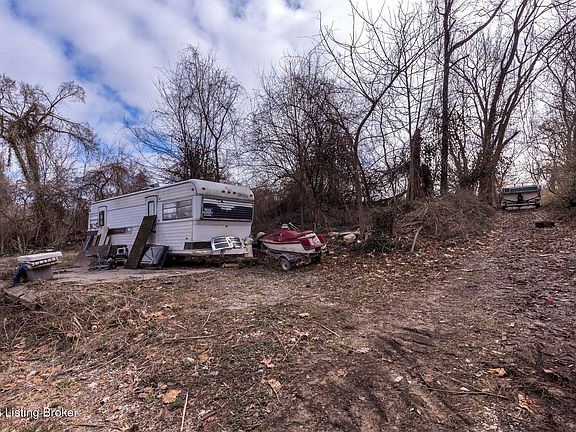 5th image of 5225 River Rd