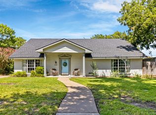 302 Forest Grove Dr, Richardson, TX 75080