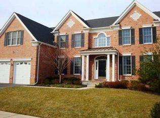 28 Renfield Dr, Princeton, NJ 08540