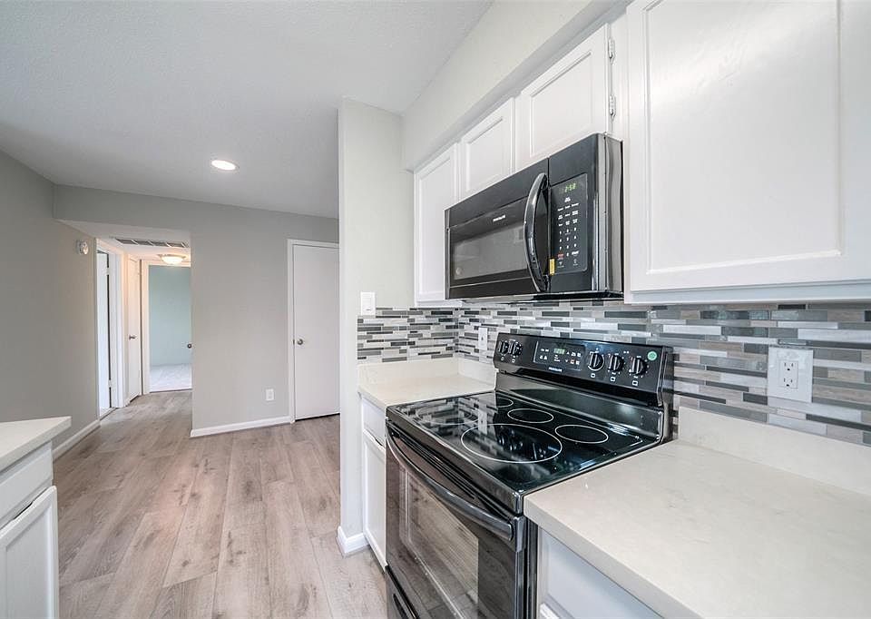 1st image of 3900 Woodchase Dr APT 2
