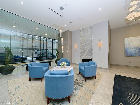 3rd image of 3100 N Lake Shore Dr APT 1408