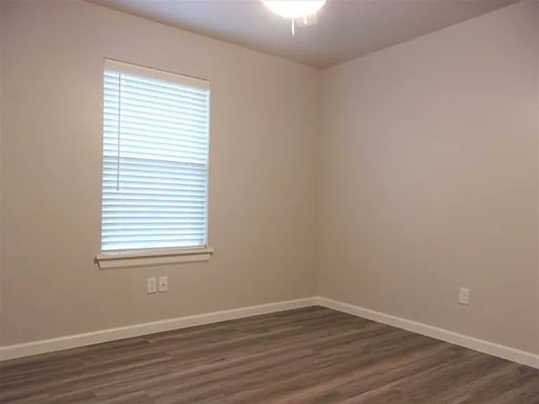 11227 Howard Dr — Photo 21