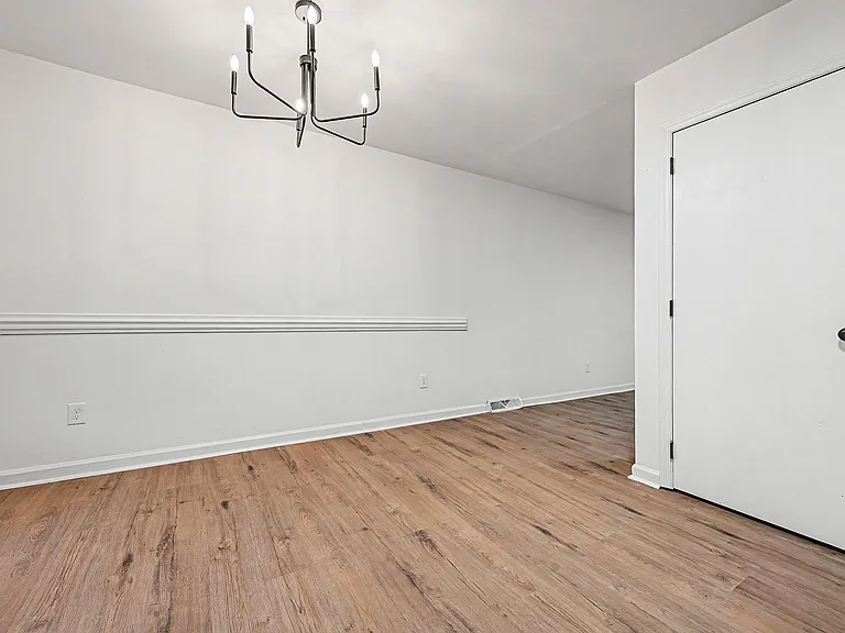5001 Lakecrest Dr — Photo 8