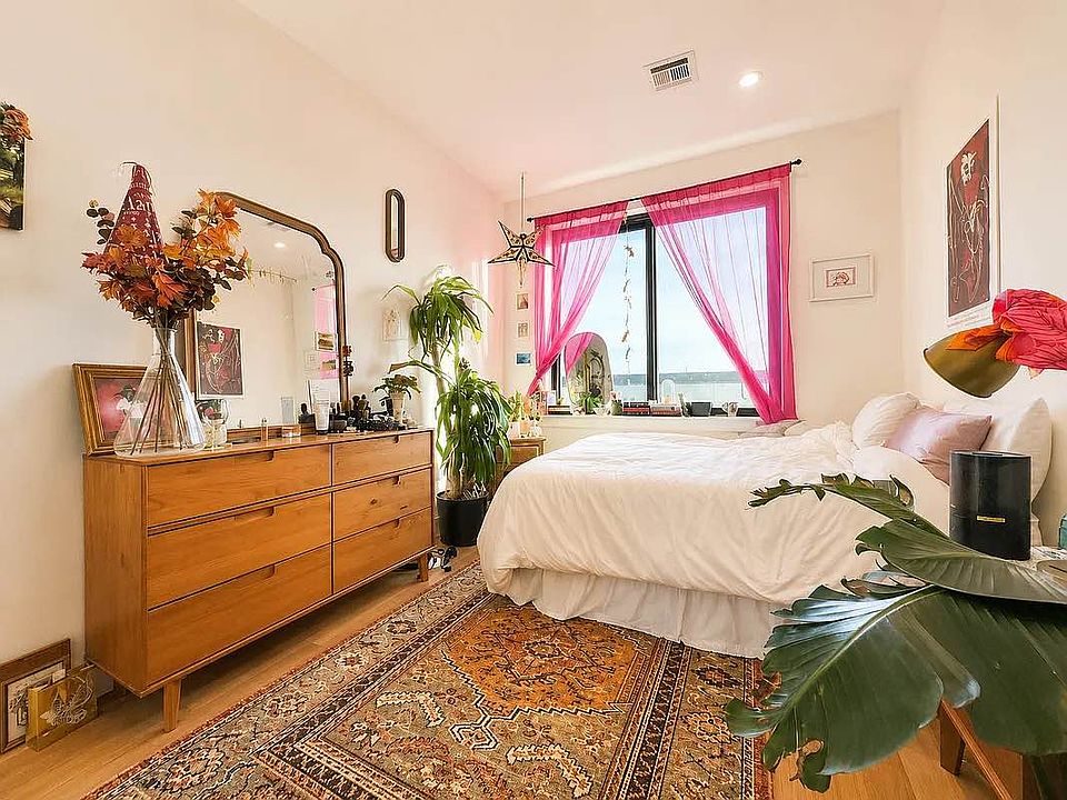 1st image of 818 Lexington Ave APT 3A