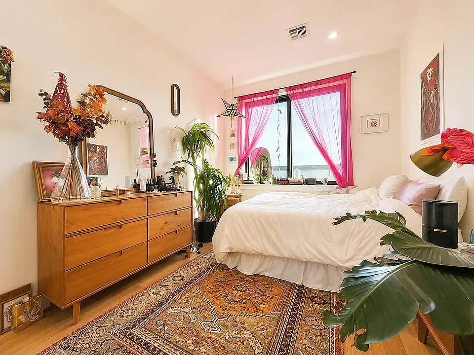 818 Lexington Ave #3A