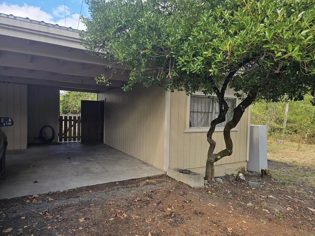2050 Williams Hwy — Photo 2